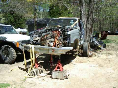 1985 Ford Bronco - New cab dropped on frame