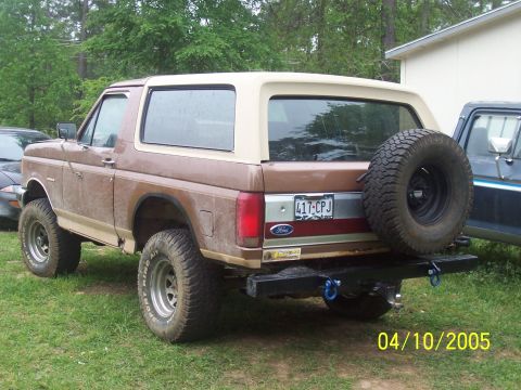 1987 Ford Bronco - newly chopped fenders