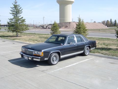 1990 Ford Crown Victoria