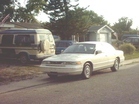 1997 Ford Crown Victoria photo