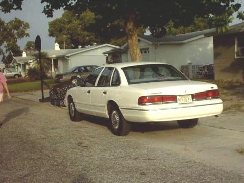 1997 Ford Crown Victoria photo