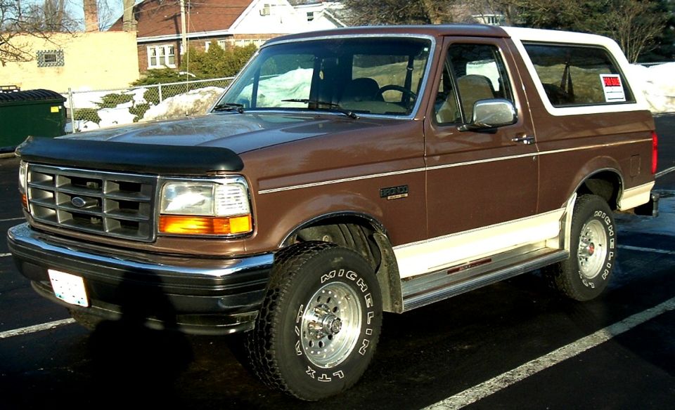 1993 Ford Bronco “Snowdog”
