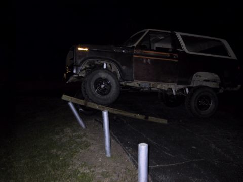 1983 Ford Bronco - more