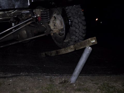 1983 Ford Bronco - pole about to go....