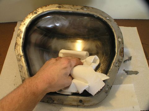 2000 Ford Excursion - Cleaning the differential cover is a crucial step before replacing rear differential fluid.