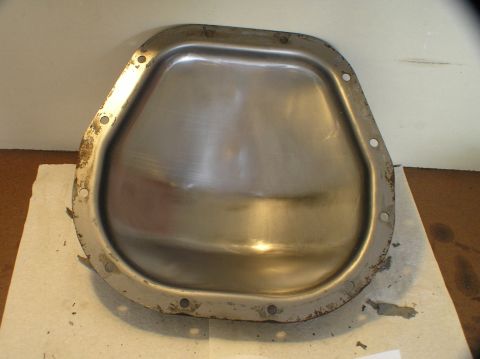2000 Ford Excursion - Differential cover removed for maintenance.