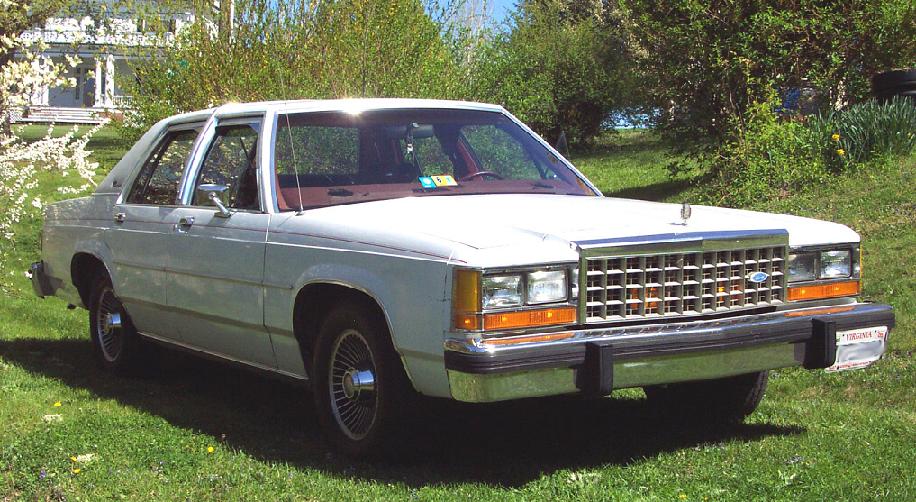 White 1985 Ford Crown Victoria LTD 3q-front view