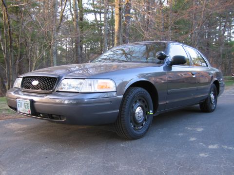 1991 Ford LTD Crown Victoria - This Ford Crown Victoria appears to be from the 2003 model year, not 1991 as claimed.