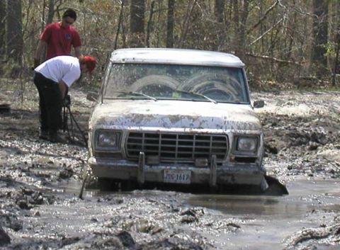 1988 Ford Bronco - Its a big ole horse mired in the muck.