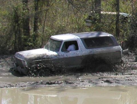 1988 Ford Bronco - Yep. She is going........