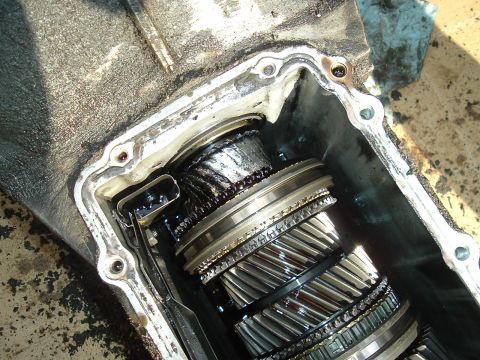 1989 Ford Bronco - As you can see 1st gear is COMPLETELY gone...time for a rebuild. April 16, 2005.