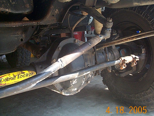 Detroit Locker differential on a vehicle's axle