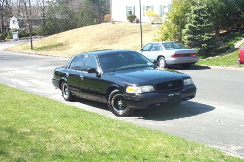 1999 Ford Crown Victoria - Side view, after wash ;)