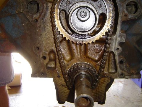 1979 Ford Bronco - Pic of the alignment of the sloppy timing chain