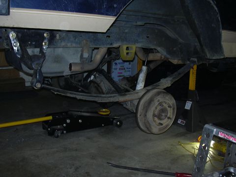 1991 Ford Bronco - I turned the shackle around