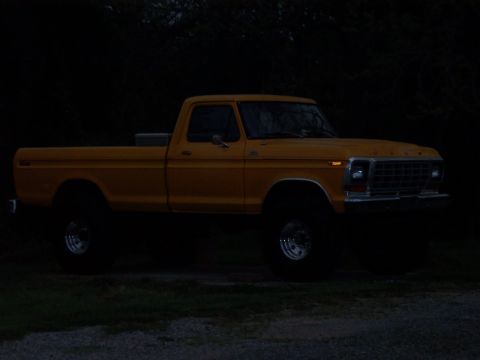 1978 Ford Bronco - dark front right