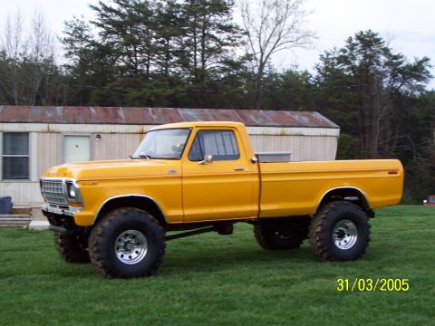 1978 Ford Bronco - daylight