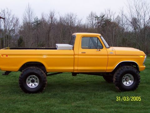 1978 Ford Bronco - pass. side