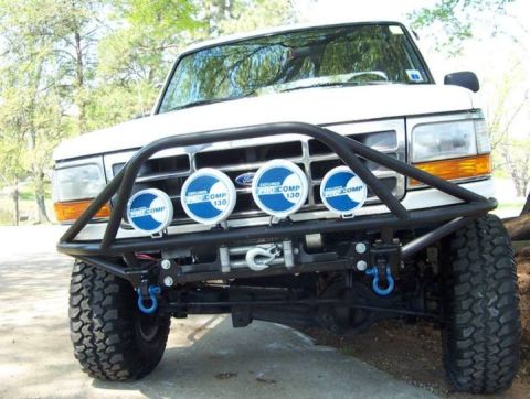 1995 Ford Bronco - close-up of the bumper/winch mount