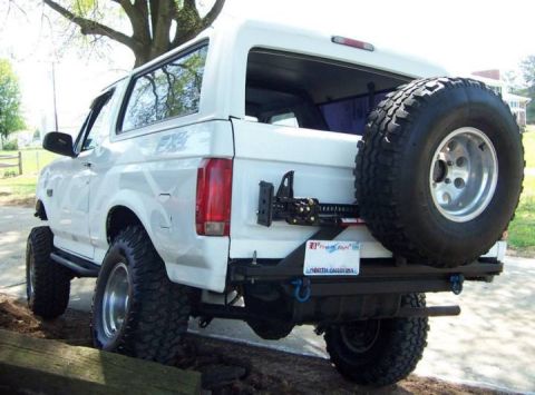 1995 Ford Bronco - rear tire mount with bumper
