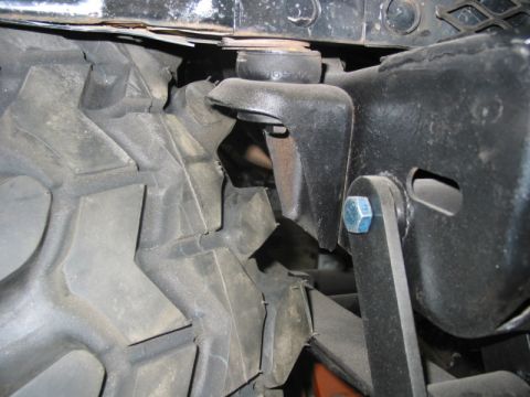 1981 Ford Bronco - At full lock, the front of the tire is also hard into the spring. Have to adjust the steering stops.