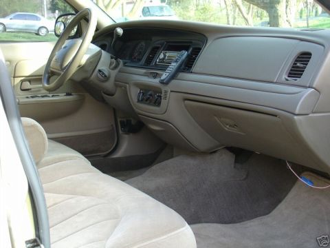 1999 Ford Crown Victoria - Interior