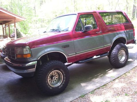 1995 Ford Bronco photo