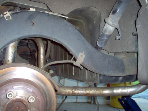 1994 Ford Crown Victoria - Removing the gas tank wasn't necessary to install the muffler - it fits equally well with the tank in.