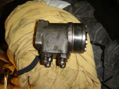 1989 Ford Bronco - This is a power steering gearbox, not a 1989 Ford Bronco.