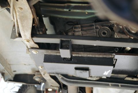 1996 Ford Bronco - View of shackle mount installed, looking forward.