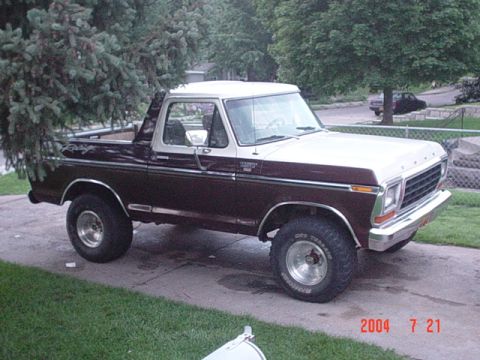 1979 Ford Bronco - This 1978 Ford Bronco is shown from the front three-quarter view.
