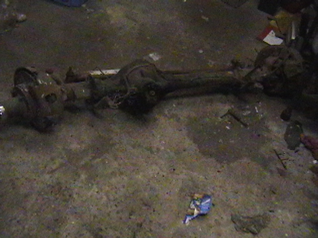 Front axle assembly on concrete floor