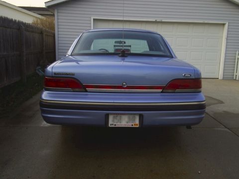 1994 Ford Crown Victoria photo