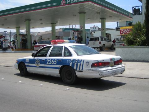 1985 Ford Mustang - The Taxi driver told me that this is one of the older Police cars ..