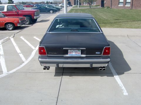 1990 Ford Crown Victoria photo