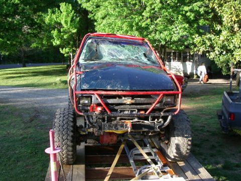 1985 Ford Bronco - This heavily modified truck does not appear to be a 1985 Ford Bronco.