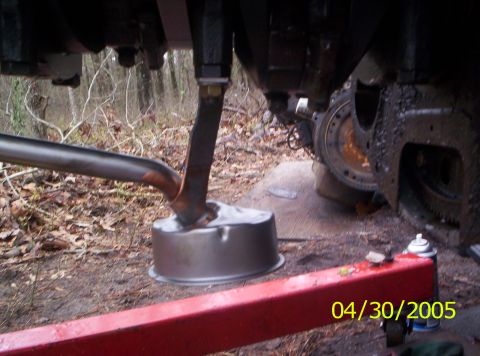 1985 Ford Bronco - This image shows an engine oil pan and exhaust pipe, with a date stamp of 04/30/2005.