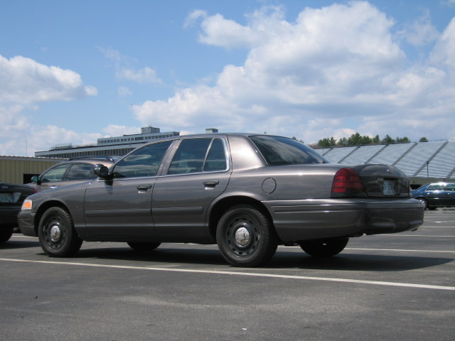 Gray 1991 Ford Crown Victoria LTD sedan, side view