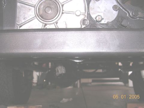 1994 Ford Bronco - its a bad pic, but the 205 hangs down about .5 inches below the XMs