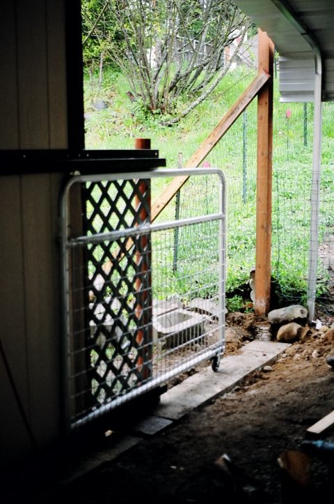 1976 Ford F-150 - Gate in bottom rail and then level and mount top rail.