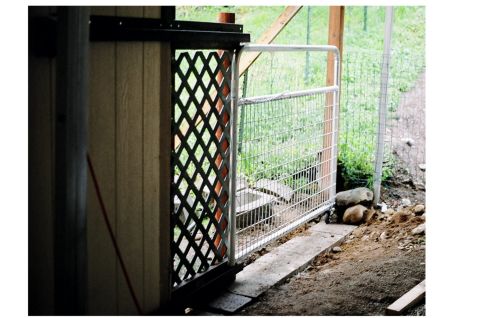 1976 Ford F-150 - Extend gate to ensure proper movement and alignment.