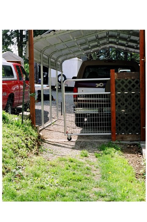 1976 Ford F-150 - Gate complete, no supervisor will be going through this gate anytime soon.