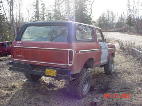 1978 Ford Bronco - Okay...Okay...enough time on Poser rock (By the way...that is my front yard...LOL
