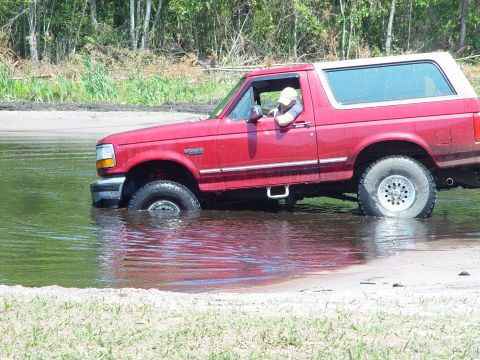 1994 Ford Bronco - c'mon in. the waters fine!