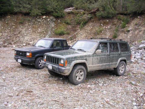 2000 Jeep Cherokee - FSR in Squamish, BC