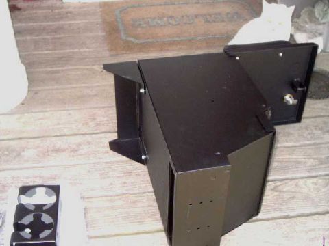 1984 Ford Bronco - rear bracket mounted.