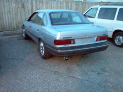 1990 Ford Taurus photo