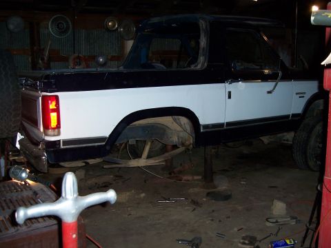 1983 Ford Bronco - Shackle flip.