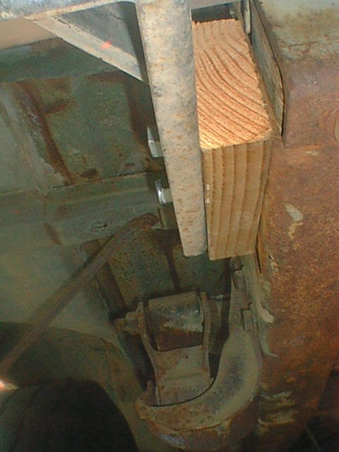 1976 Ford F-250 - Not the way I would have prefered to do it but until I find a correct set of brackets this will be fine.