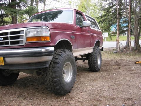 1993 Ford Bronco - Shot from the front at an angle.. Still look ok.